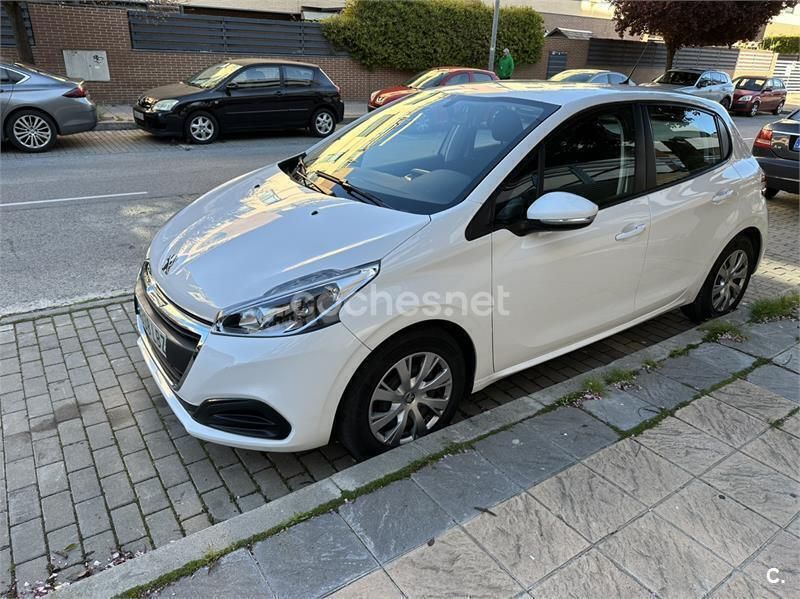 Blanco Usado 2019 Peugeot 208 Active Utilitario | 8300 € (Super precio) - Imagen 1/4