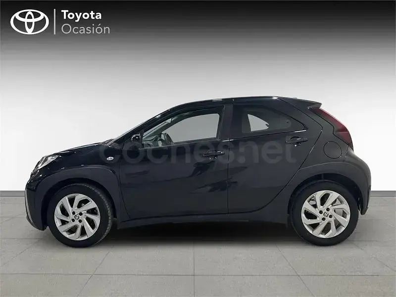 Usado Toyota Aygo X Play 72 CV (52 kW) 2024 Negro SUV