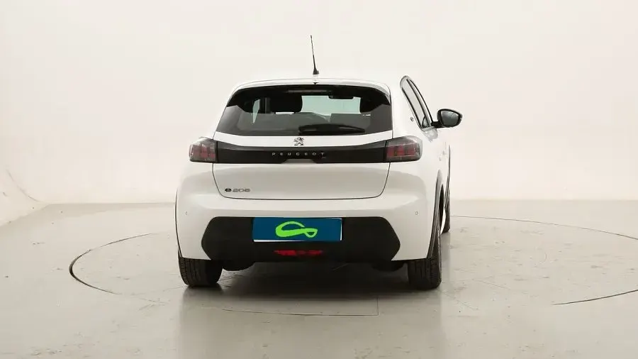 Usado Peugeot e-208 Active 100 kW (136 CV) 2021 Utilitario