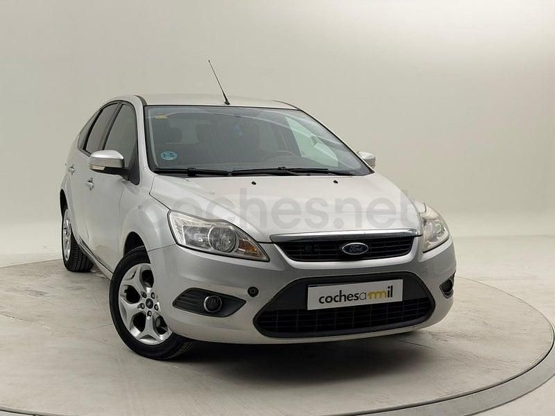 Usado Ford Focus Trend 125 CV (91 kW) 2008 Gris / plata Berlina