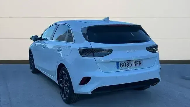 Usado Kia Ceed Style 100 CV (73 kW) 2025 Blanco Utilitario