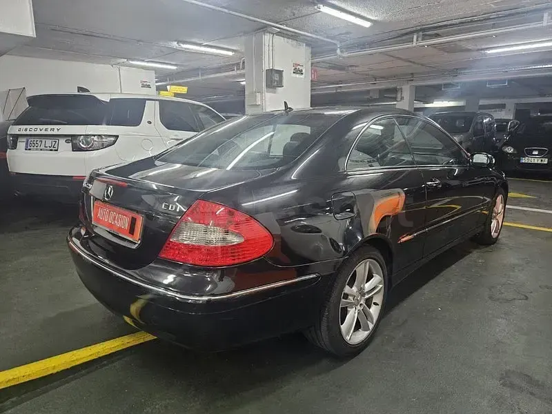 Usado Mercedes CLK220 Avantgarde 150 CV (110 kW) 2006 Negro Coupe
