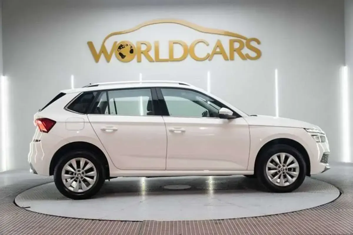 Usado Skoda Kamiq Ambition 110 CV (80 kW) 2021 Blanco SUV