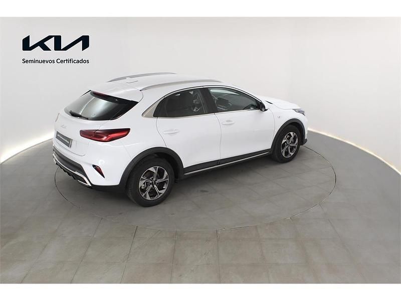 Usado Kia XCeed 100 CV (73 kW) 2025 Blanco SUV