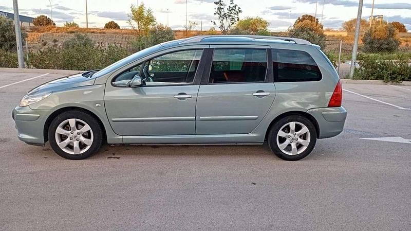 Usado Peugeot 307 90 CV (66 kW) 2007 Gris Familiar