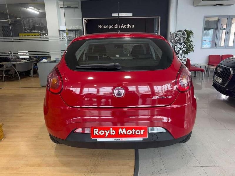 Usado Fiat Bravo Easy 90 CV (66 kW) 2013 Rojo Utilitario