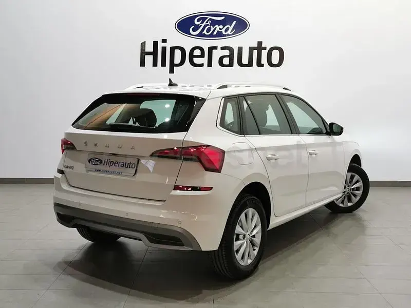 Usado Skoda Kamiq Ambition 110 CV (80 kW) 2024 Blanco SUV