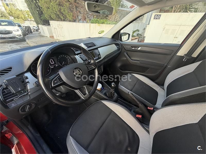 Usado Skoda Fabia Ambition 90 CV (66 kW) 2015 Rojo Berlina