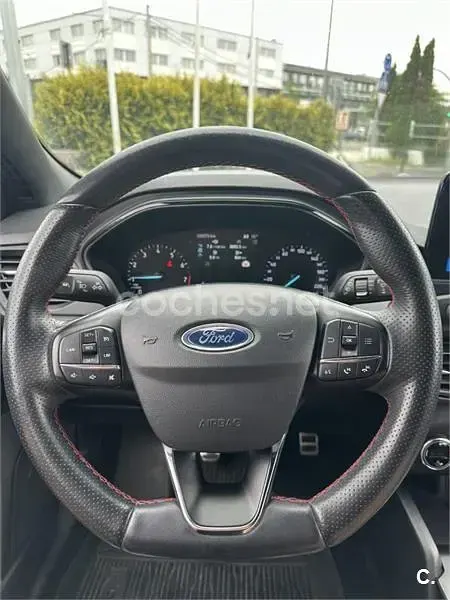 Usado Ford Focus ST-Line 125 CV (91 kW) 2018 Rojo Berlina