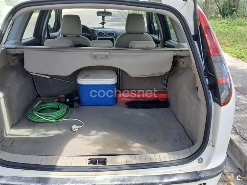 Usado Ford Focus Trend 115 CV (84 kW) 2006 Blanco Familiar