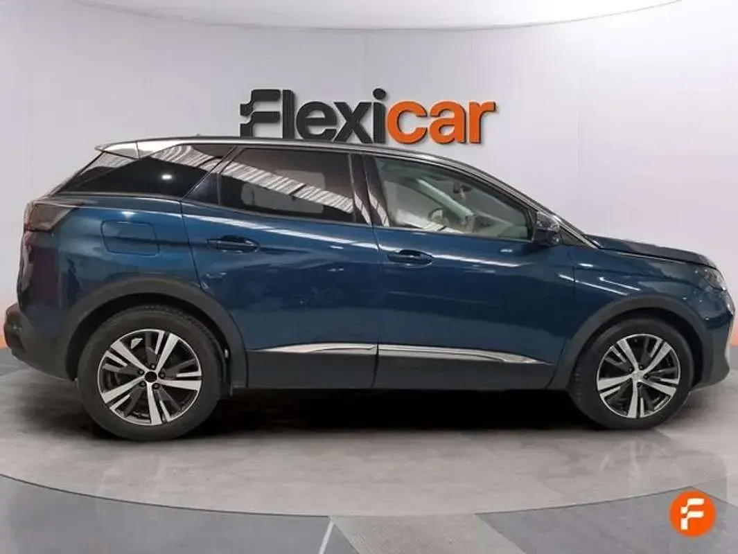 Usado Peugeot 3008 Allure 131 CV (96 kW) 2021 Azul SUV