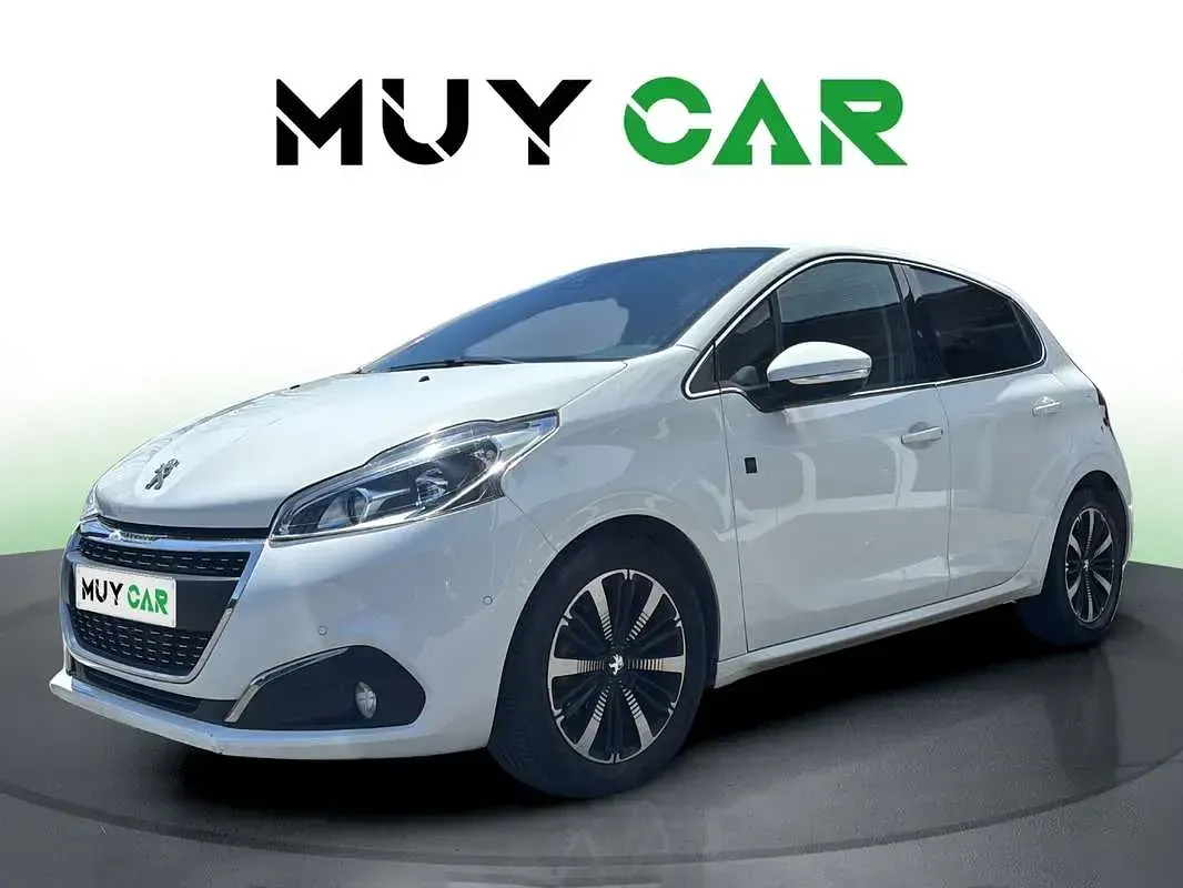 Usado Peugeot 208 Allure 102 CV (75 kW) 2019 Blanco Utilitario