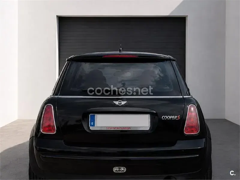 Usado Mini ONE 90 CV (66 kW) 2001 Negro Utilitario