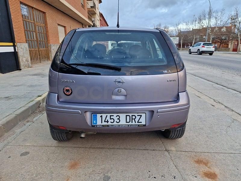 Usado Opel Corsa Enjoy 70 CV (51 kW) 2005 Verde Utilitario