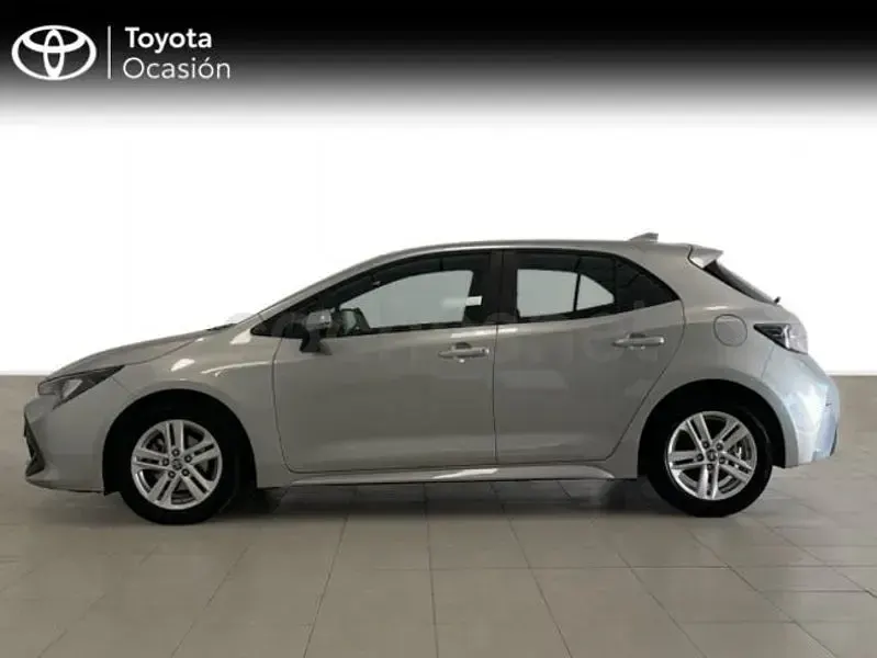 Usado Toyota Corolla Active 122 CV (89 kW) 2023 Gris / plata Berlina