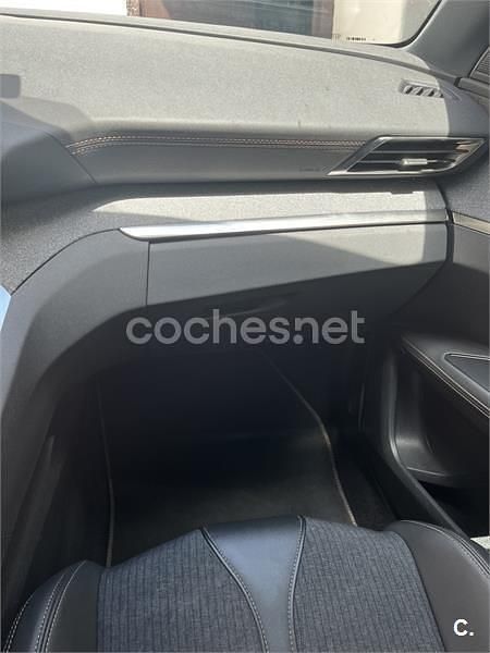 Usado Peugeot 3008 GT 130 CV (95 kW) 2021 Gris / plata SUV