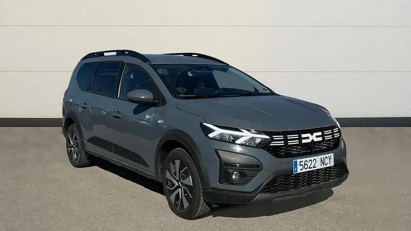 Usado Dacia Jogger Expression 110 CV (80 kW) 2025 Gris Monovolumen