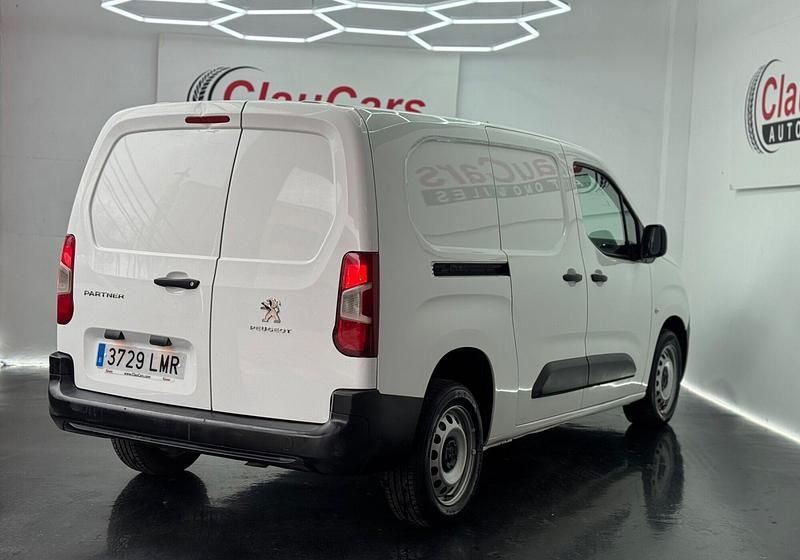 Usado Peugeot Partner Premium 100 CV (73 kW) 2021 Blanco Monovolumen