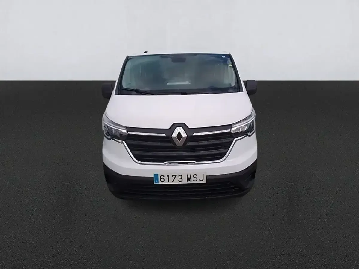 Usado Renault Trafic 110 CV (80 kW) 2024 Blanco Monovolumen