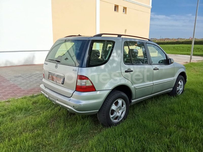 Usado Mercedes ML270 163 CV (119 kW) 2002 Gris / plata SUV