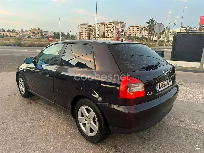 Usado Audi A3 Ambition 110 CV (80 kW) 2001 Azul Utilitario