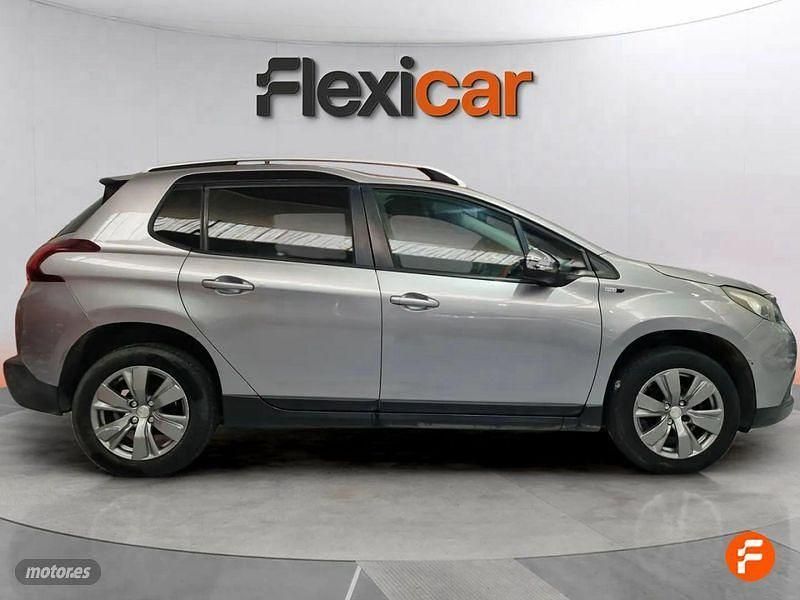 Usado Peugeot 2008 Style 100 CV (73 kW) 2017 Gris SUV