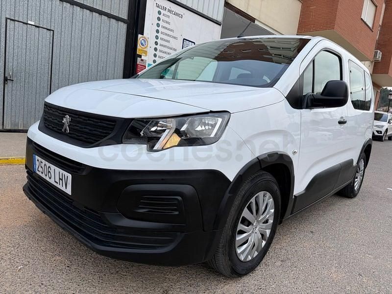 Usado Peugeot Rifter Access 100 CV (73 kW) 2020 Blanco Monovolumen