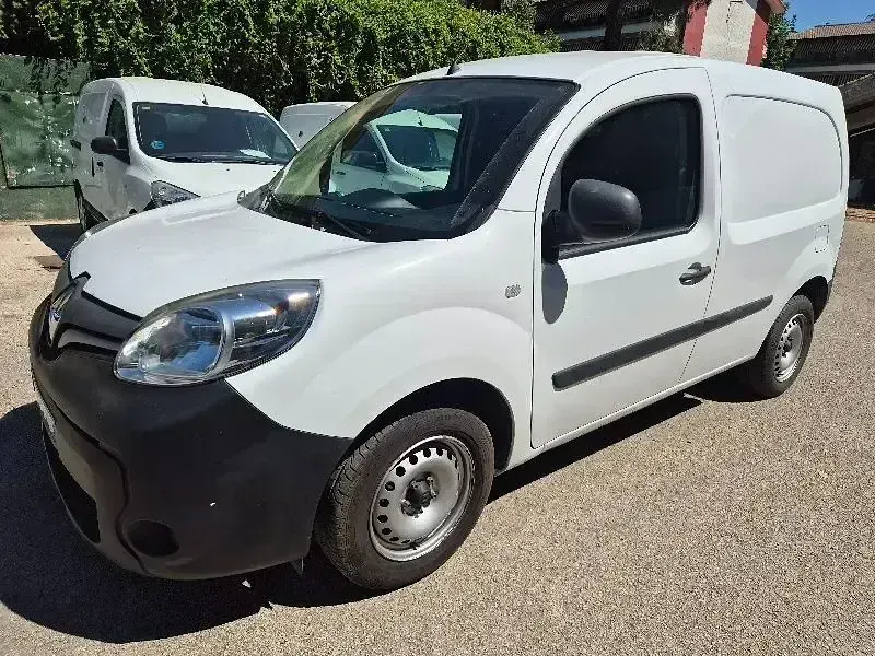 Usado Renault Kangoo 80 CV (58 kW) 2021 Blanco Monovolumen