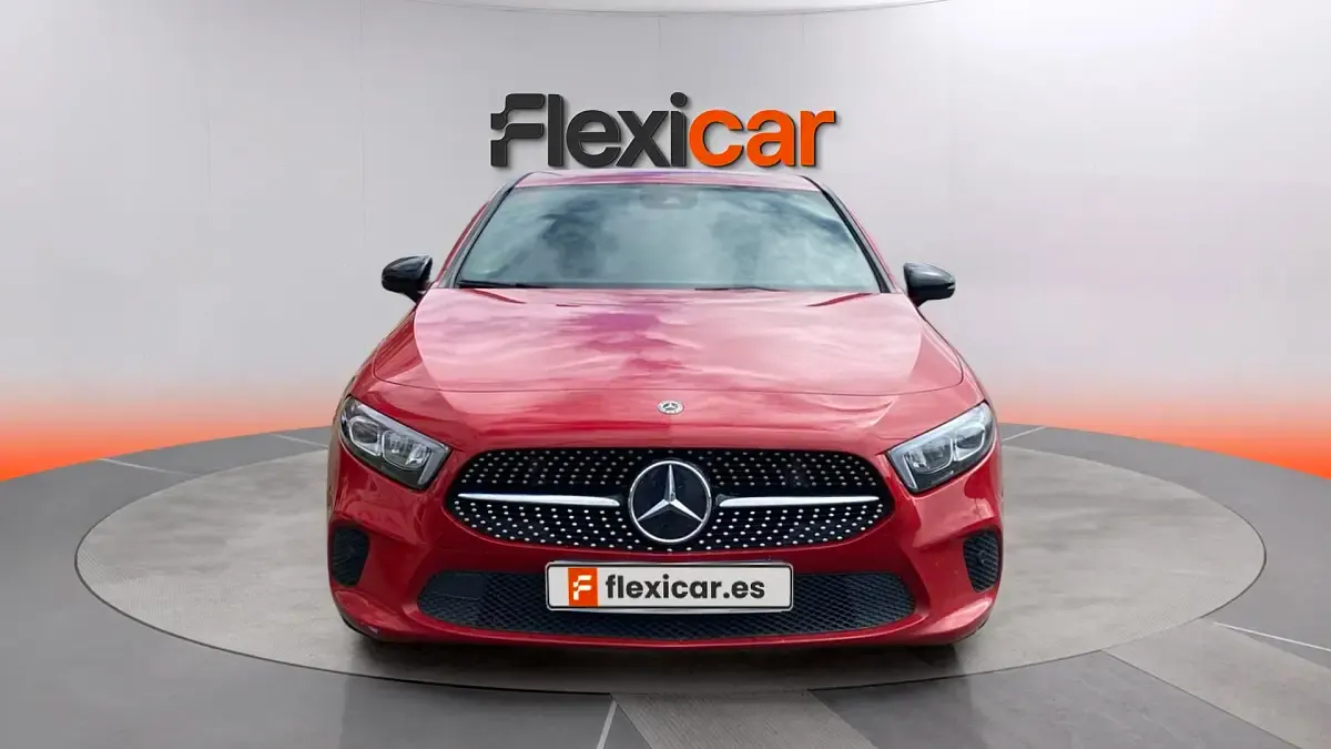 Usado Mercedes A180 116 CV (85 kW) 2019 Rojo Berlina