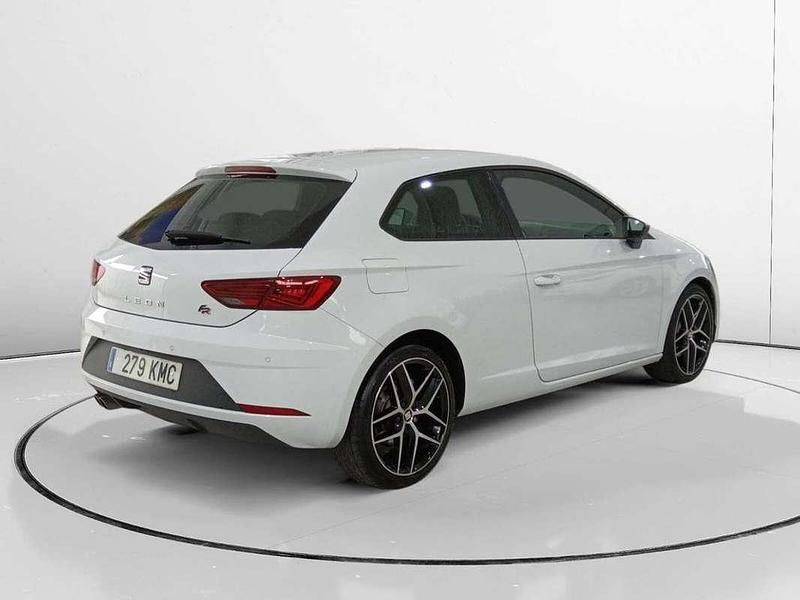Usado Seat Leon SC FR 125 CV (91 kW) 2018 Blanco Utilitario