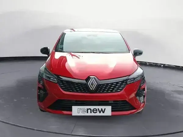 Begagnad Renault Clio V Techno 143 HK (105 kW) 2025 Röd Sedan