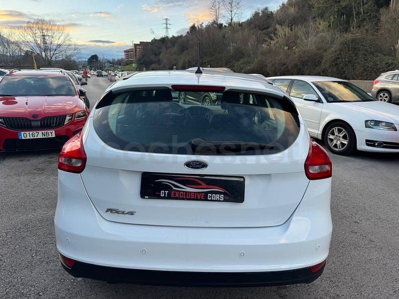 Usado Ford Focus Trend 120 CV (88 kW) 2018 Blanco Familiar