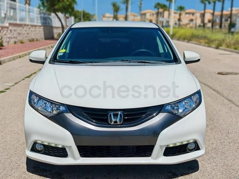 Usado Honda Civic Comfort 150 CV (110 kW) 2012 Blanco Berlina