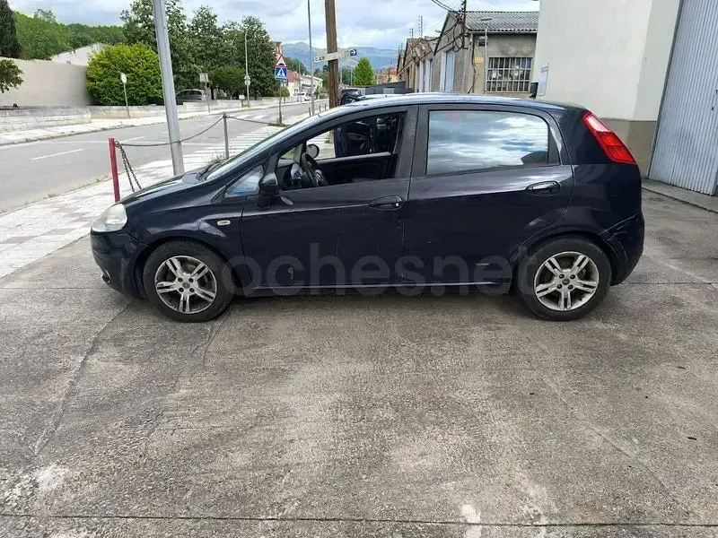 Usado Fiat Grande Punto Dynamic 75 CV (55 kW) 2006 Azul Utilitario