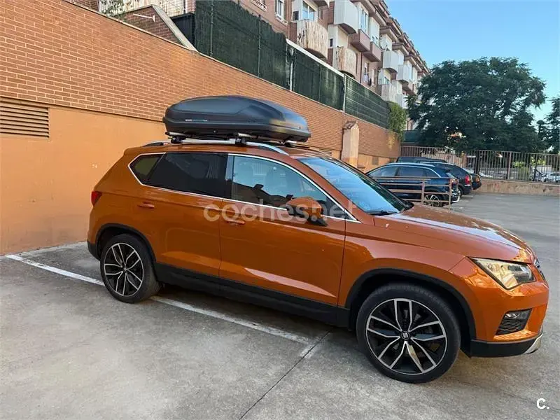 Usado Seat Ateca 4Drive 150 CV (110 kW) 2018 Naranja SUV