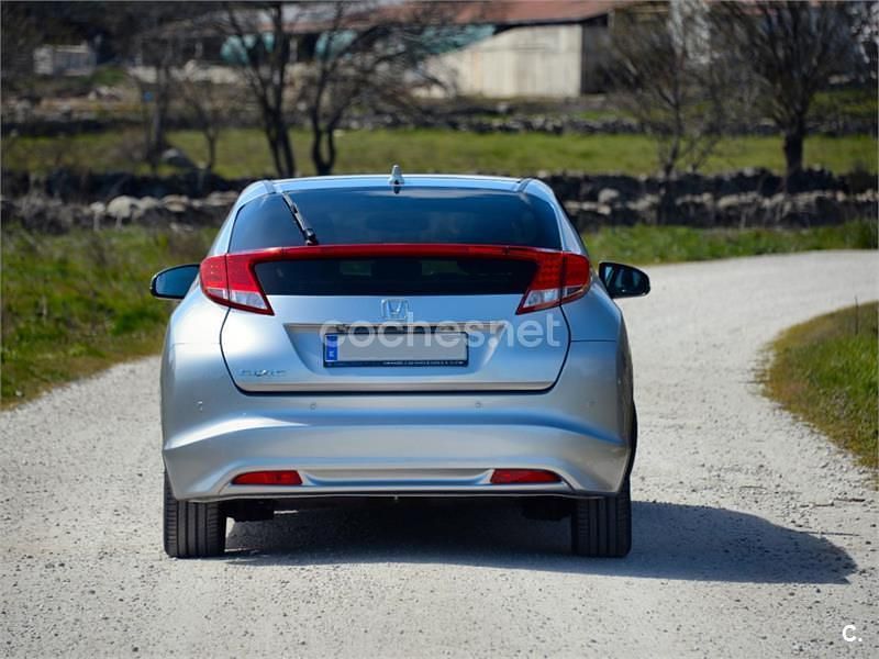 Usado Honda Civic Executive 142 CV (104 kW) 2014 Gris / plata Berlina