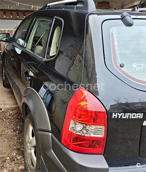 Usado Hyundai Tucson Style 112 CV (82 kW) 2006 Negro SUV