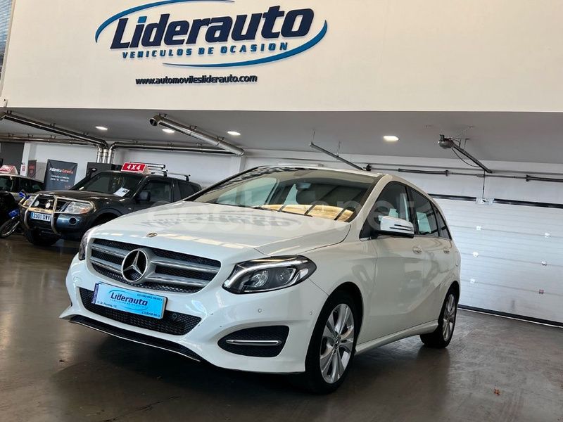 Blanco Usado 2018 Mercedes B180 Monovolumen | 17.999 € (Precio justo) - Imagen 1/4