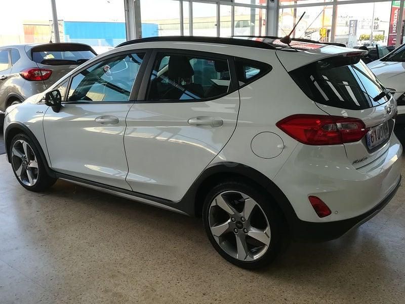 Usado Ford Fiesta Active 85 CV (62 kW) 2018 Blanco Utilitario