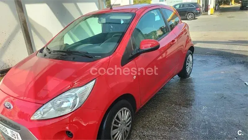 Usado Ford Ka 69 CV (50 kW) 2014 Rojo Berlina