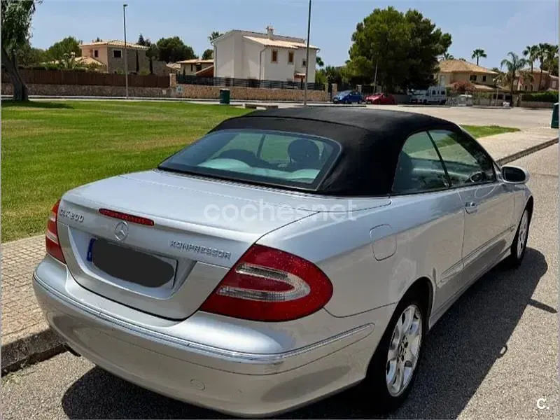 Usado Mercedes CLK200 Elegance 163 CV (119 kW) 2004 Gris / plata Descapotable