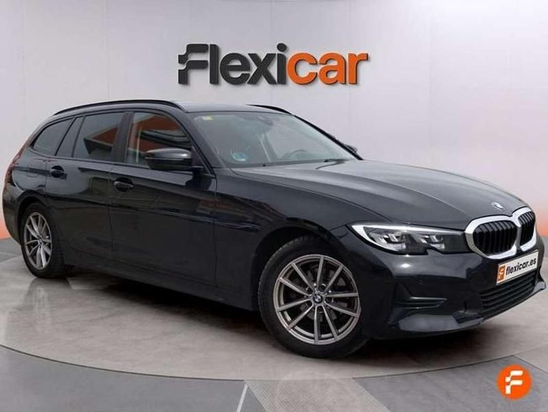 Usado BMW 318 150 CV (110 kW) 2022 Negro Familiar