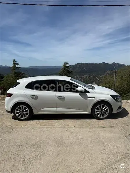Usado Renault Mégane Zen 110 CV (80 kW) 2017 Blanco Berlina