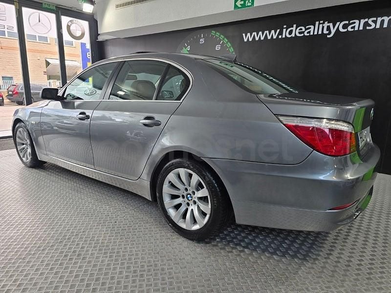 Usado BMW 530 235 CV (172 kW) 2008 Gris / plata Berlina