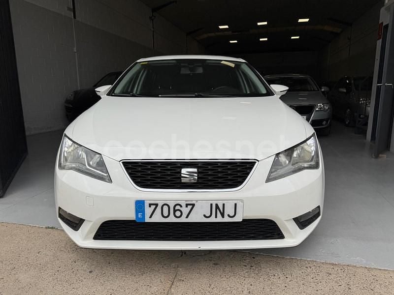 Usado Seat Leon Style 110 CV (80 kW) 2016 Blanco Berlina