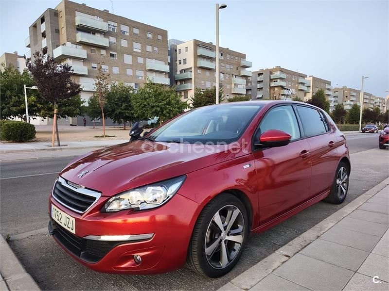 Usado Peugeot 308 Style 120 CV (88 kW) 2017 Rojo Berlina