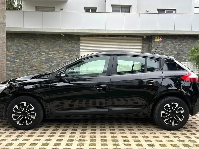 Usado Renault Mégane Life 115 CV (84 kW) 2014 Negro Berlina