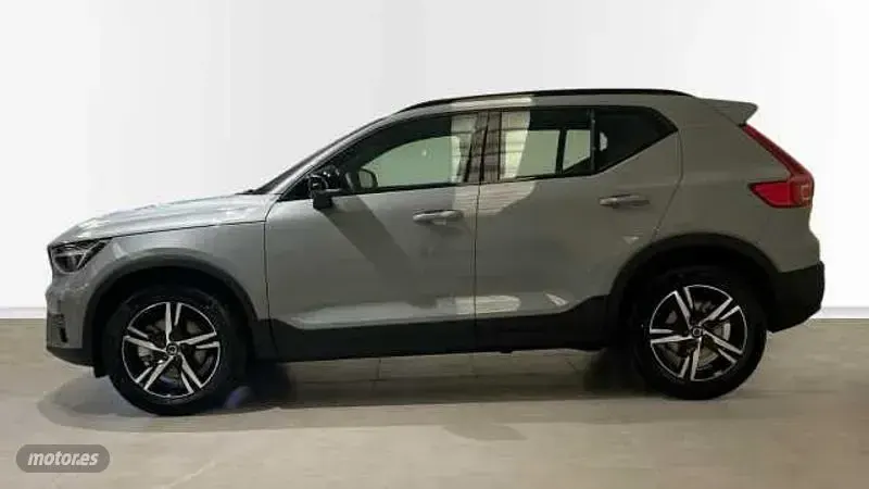 Nuevo Volvo XC40 Plus 163 CV (119 kW) 2026 Gris SUV