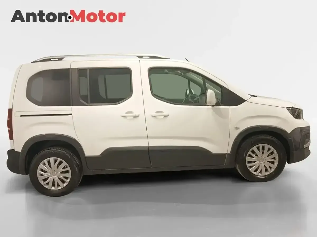 Usado Peugeot Rifter Access 100 CV (73 kW) 2020 Blanco Monovolumen