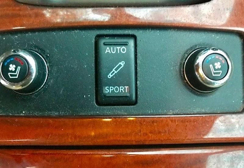 Usado Infiniti QX70 Premium 238 CV (175 kW) 2014 Negro SUV